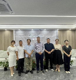 ���ҽӴ������ͻ�ݰ������ϣ��ʵ�ؿ�������������������ƣ�